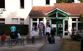 Auberge De Jeunesse De Saintes